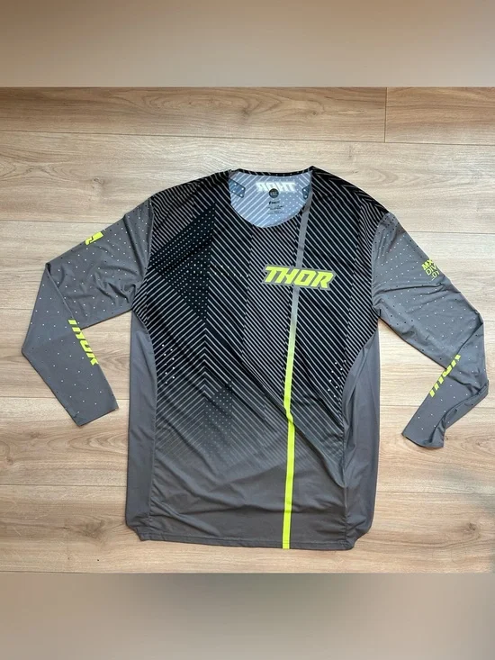 Thor Men’s Gray Swim Rash Guard with Neon Yellow Stripe
