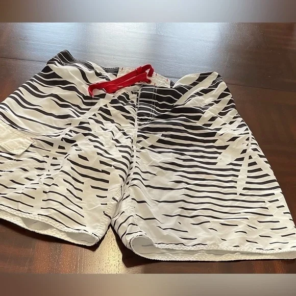 Joe Boxer men’s swim Trunks shorts white with black abstract print size XL 46/48