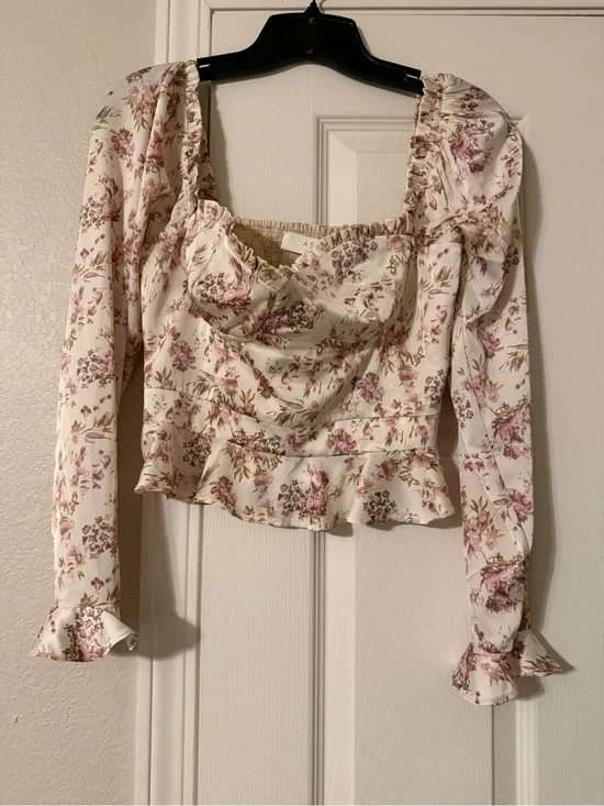 Astr Floral Puff Sleeve Peplum Blouse in Cream and Pink NWT!