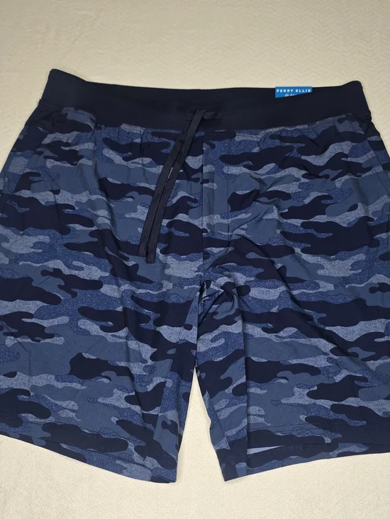 Perry Ellis Sport Men’s XL Blue Camo Performance Shorts NWT