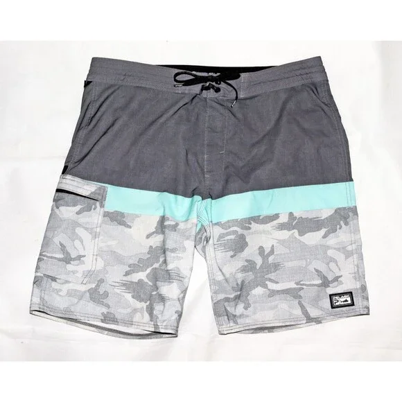 Pelagic High‎ Performance Men's 1/2 Camouflage Board Shorts Trunks Size 36