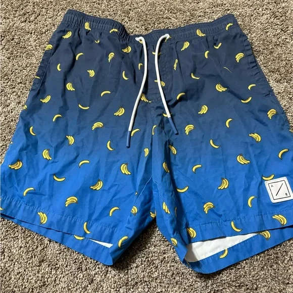 American Eagle Board Shorts Men’s Medium‎ Blue with Banana print drawstring