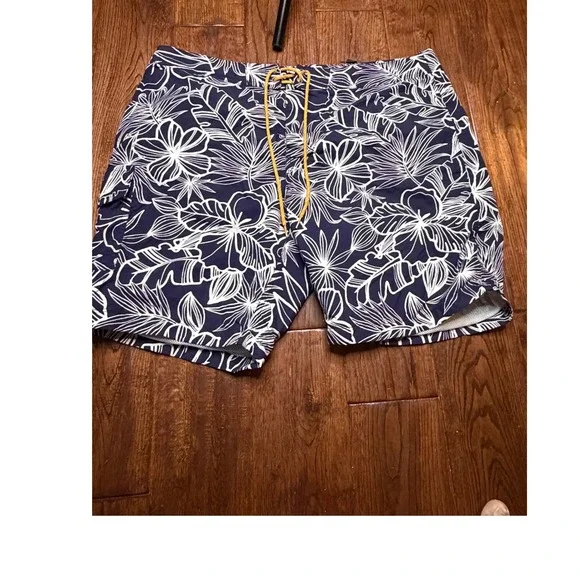 J. Crew‎ Navy White Tropical Floral Board Shorts Swim Trunks Cargo Pocket Sz 36
