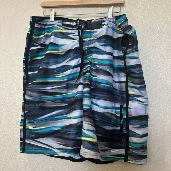 Nike Men's Multicolor Polyester Pull On Swim‎ Trunk Logo Print Shorts Size large
