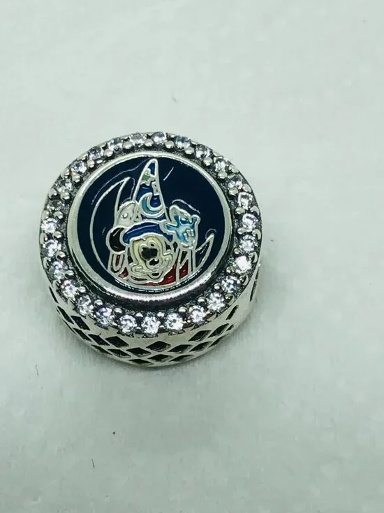✨ ✨Pandora Sorcerer Mickey Mouse Limited Edition Charm