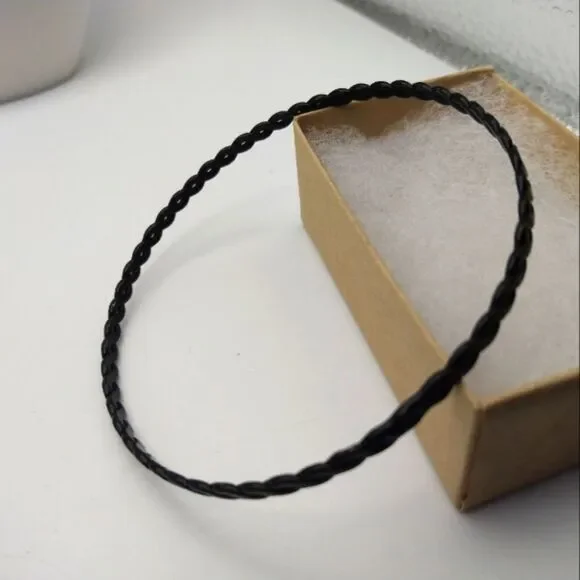 Black edgy‎ bracelet bangle