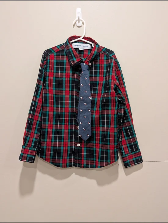 Old Navy Red, Green & Black Plaid Button-Down Shirt Christmas Boys