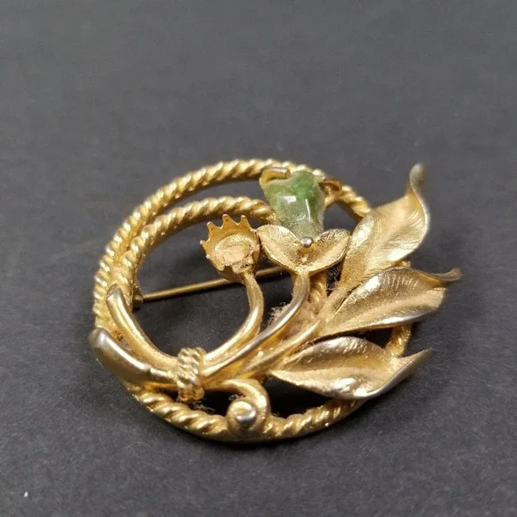 Vintage Sarah Coventry Jade Garden brooch from 1966 Missing‎ Faux Pearl