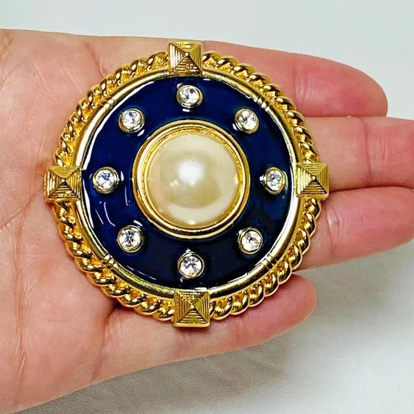 Signed SMB Sandra Miller Burrows Brooch Scarf Pin Navy Blue Gold Tone Nautical‎