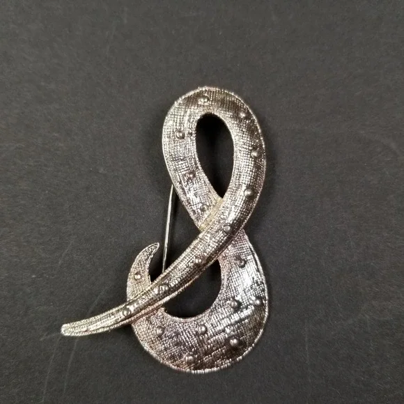 Silver Tone Abstract Ampersand Loop Textured Brooch Pin Vintage Style Retro Chic