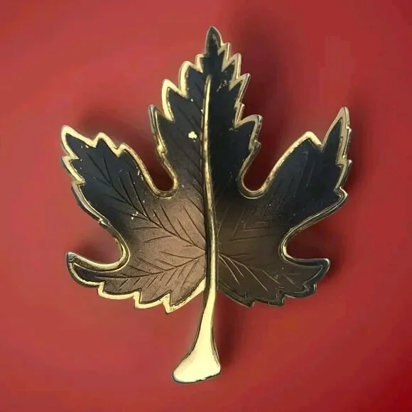 Black Gold Brooch Pin Vintage Maple Leaf Two Tone Design Nature Inspired Elegant
