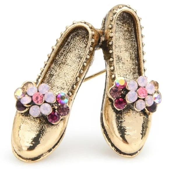 *AINE* Gold x Pink Rhinestone Shoe Design Fashion Brooch