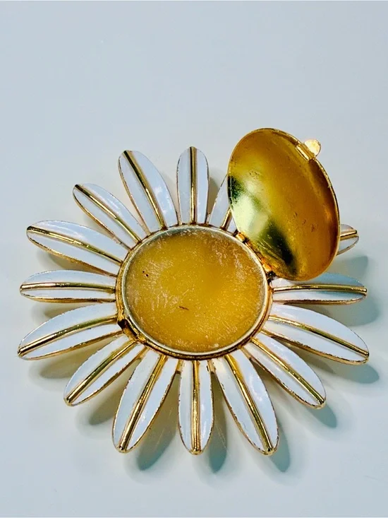 VTG Avon White and Gold PERFUME Gerber Daisy Flower Brooch MCM Retro Summertime