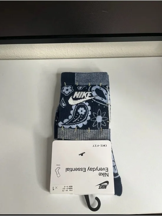 Nike Men's Navy Paisley Everyday Essential Socks - 1 Pair •size 6-10women