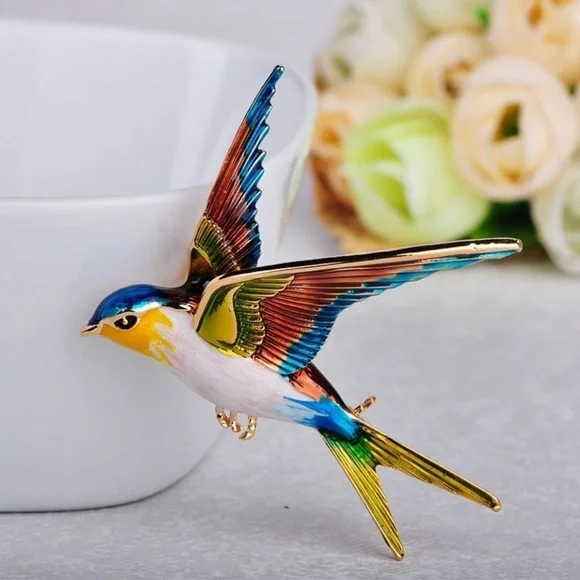 *EYDIE* Creative Bird Shaped Design Fashion Brooch