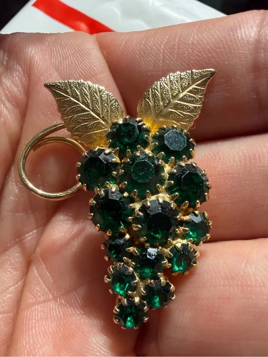 Vintage Gold-Tone Green Crystal Grapevine Brooch