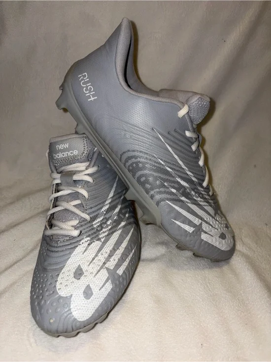 New Balance Men’s Rush Soccer Cleats — Gray & White size 8.5