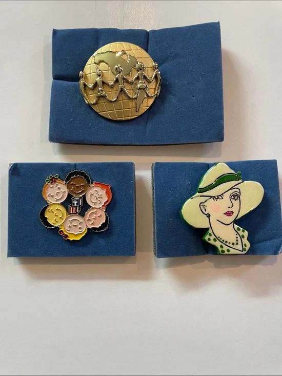 Gold Tone World Dance Pin with Multicolor Children and Hat Fashion Pins