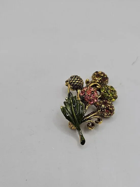 VTG Brooch Gold -Tone  Holly craft Signed