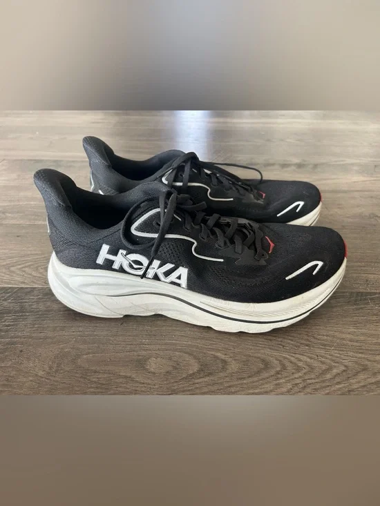 Hoka Men’s Running Shoes Clifton 10  Size 10.5D Dark Blue/White