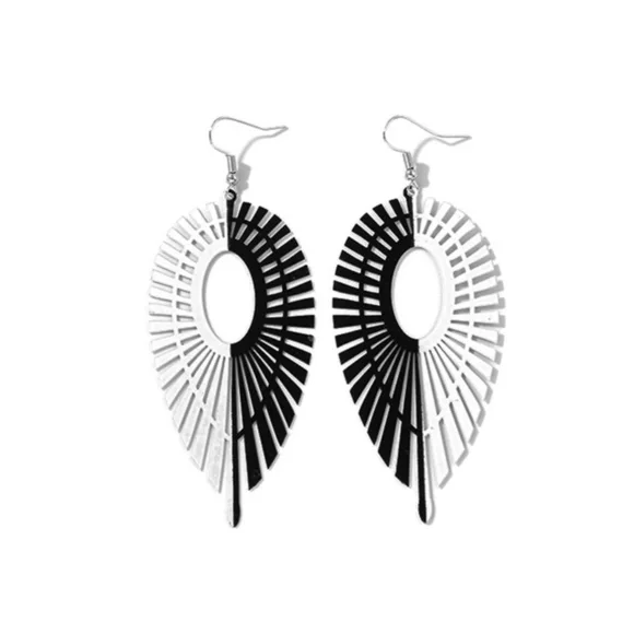 *ROSABELLA* Black x White Leaf Dangle Earrings