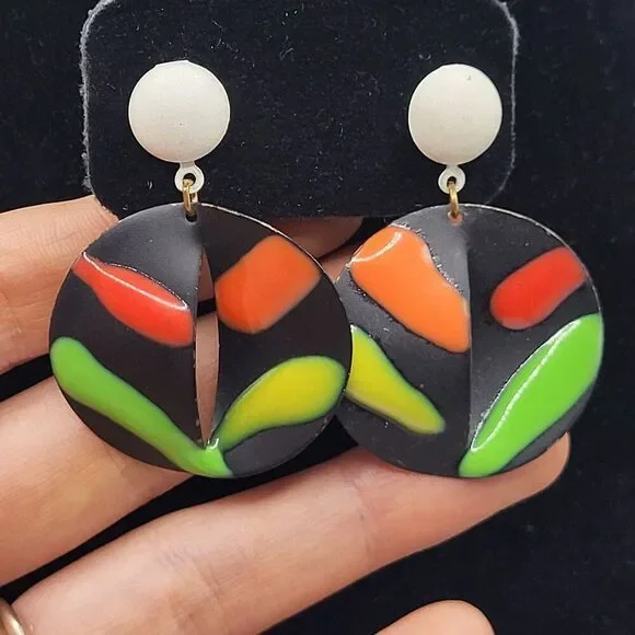 Vintage 70s Enamel Round Dangle Earrings 2in