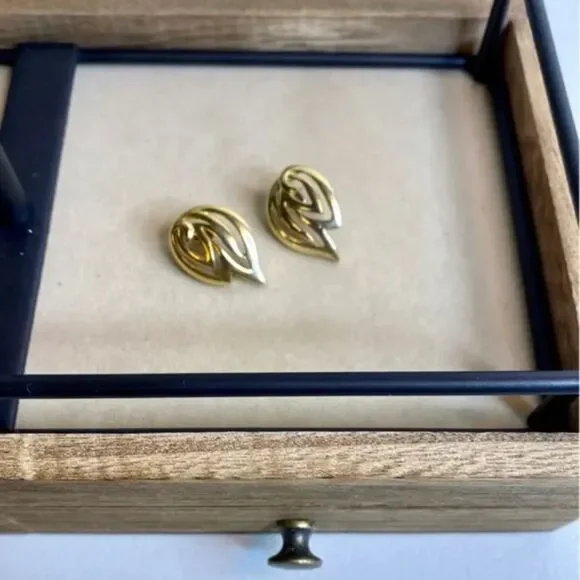Retro Gold Fire Ball‎ Stud Earrings