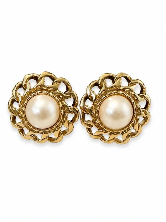 Vintage Trifari Gold Tone Faux Pearl Filigree Clip On Earrings