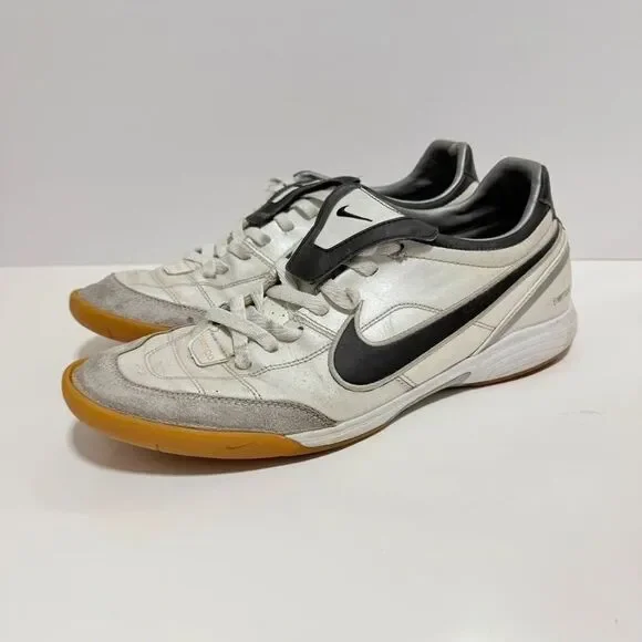 Nike tiempo air legend Indoor futbol men’s size 12