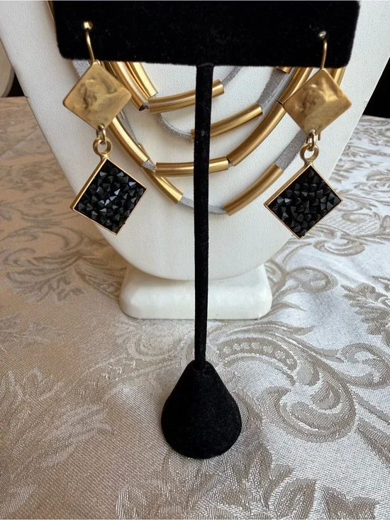 NWOT Gold with Black  Crystals Drop Earrings