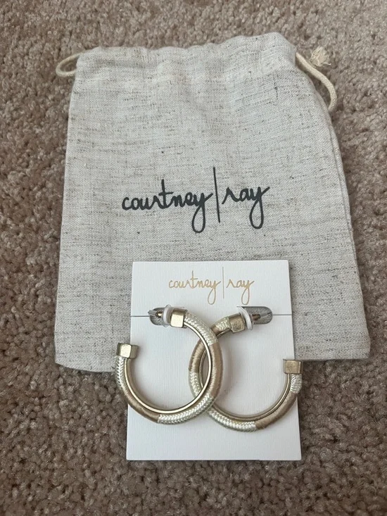 NWT Courtney Ray Hoops