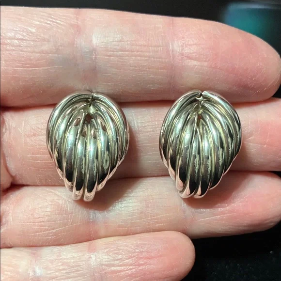 Elegant vintage Sterling silver Women's shrimp shaped Earrings