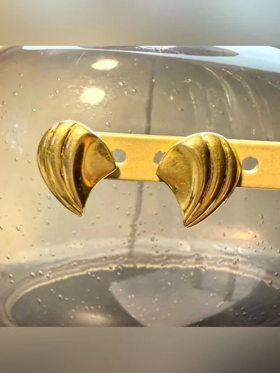 Rare Vintage Napier Signed Gold Tone Ribbed Wing/Swirl Stud Earrings