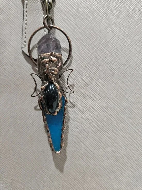 Handcrafted gemstone 