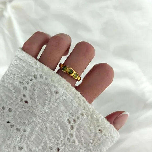 Sku:0493 Vintage vibe old ring green zircon stone stainless steel +in a gift box