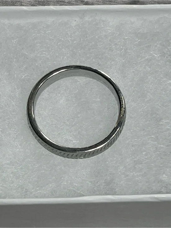 Classic Silver Men’s Slim Band Ring - Silver