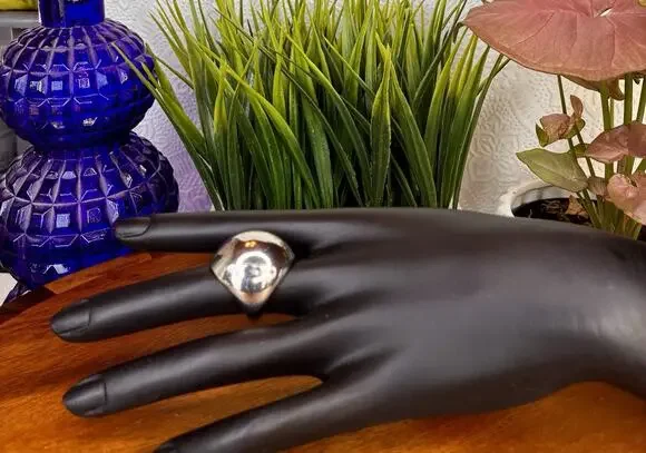 Ring Silver Tone Modern Chunky Modernist Retro Minimalistic Size 5.75