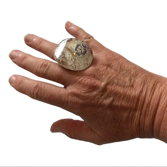 RING Sparkly Fashion Statement Ring size 8 blue Gold & Silver Sparkles