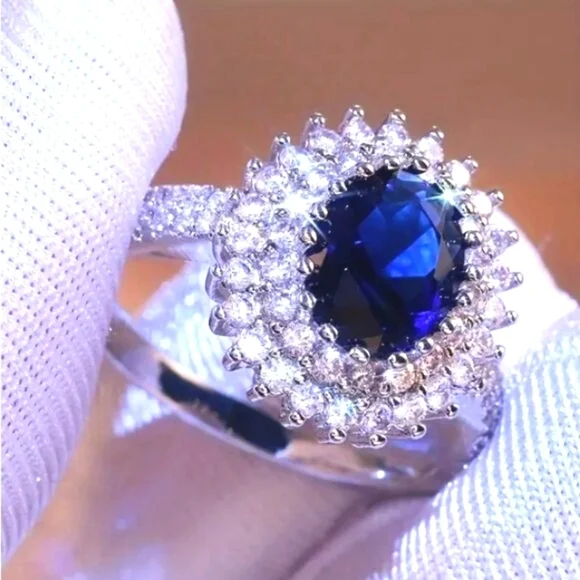 Ladies Elegant Lab Created Diamond And Sappire Sunflower Ring sz 7