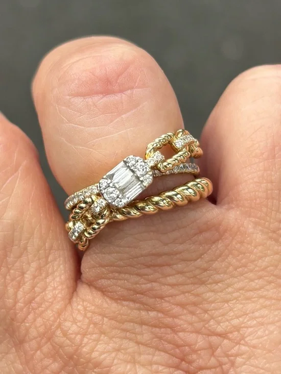 14k gold diamond baguette crossover ring  size 7