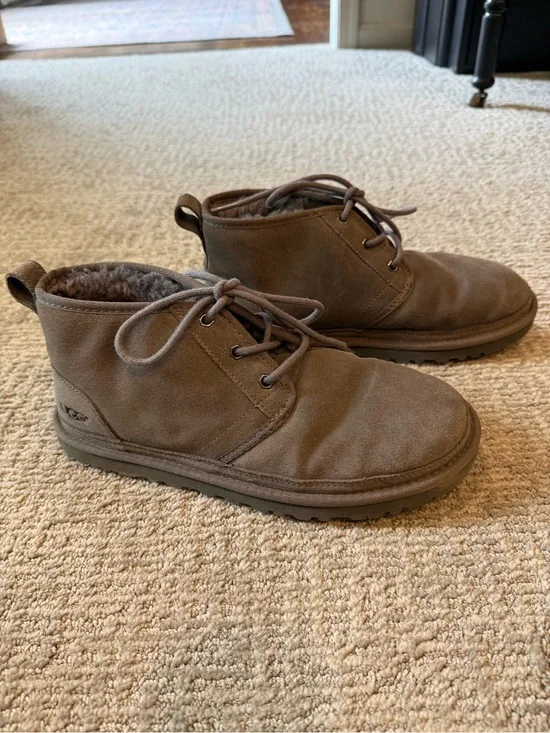 UGG Men's Gray Suede Lace-Up Neumel Chukka Cozy Lining Boots Sz 9 NEW