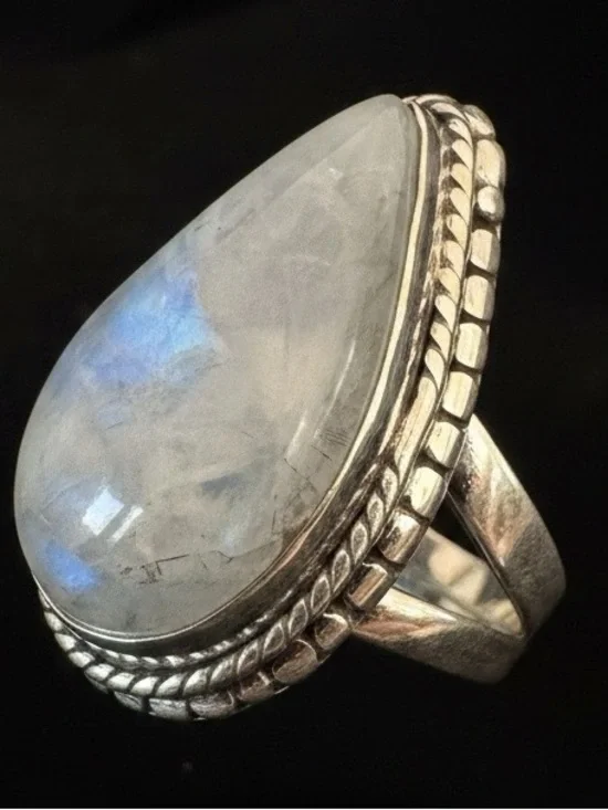 Sterling Silver Teardrop Moonstone Ring -‎ White