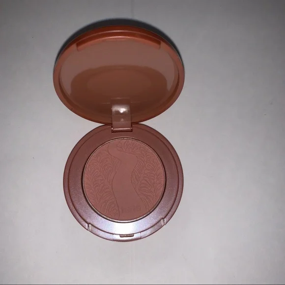 Tarte blush