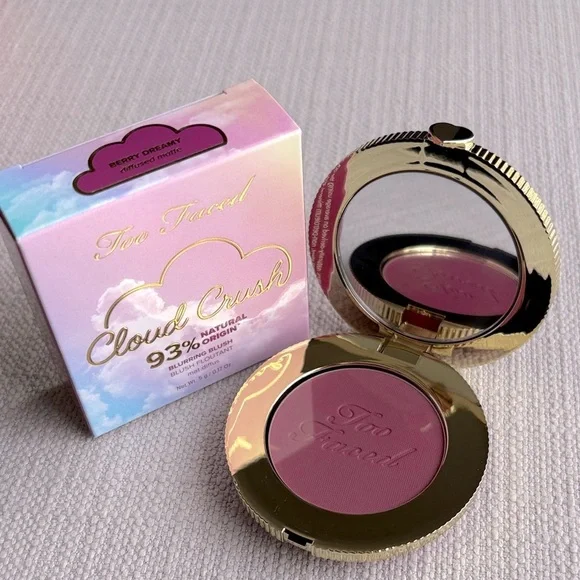 Too Faced Cloud Crush Blurring Blush - berry dreamy