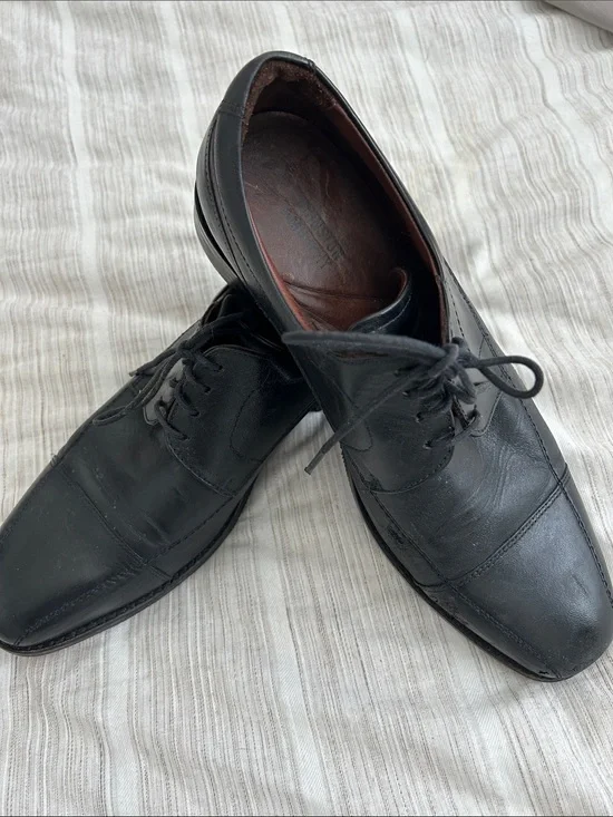 Johnston & Murphy Men's Black Leather Cap-Toe Oxfords