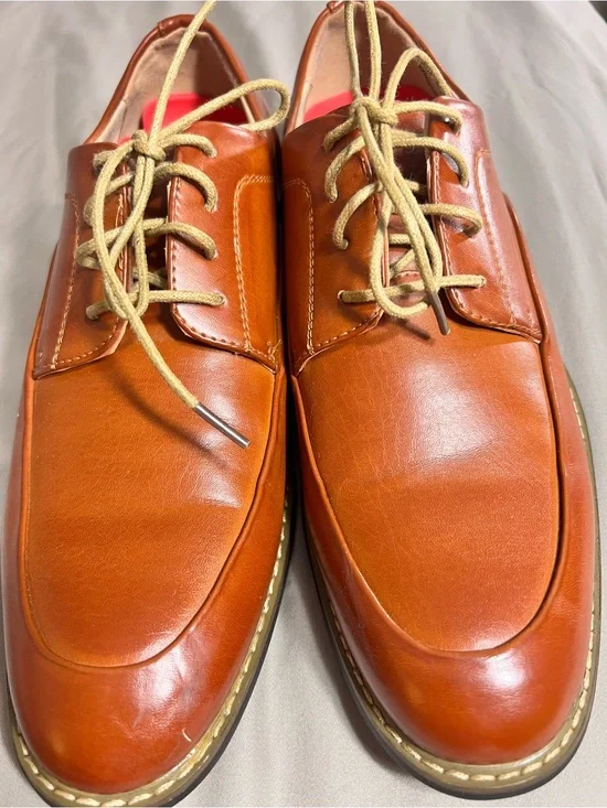 Men's Leather Derby Shoes in Rich Tan — Classic Lace-Up Style