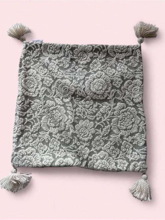 Set of 4 Well Dressed Home Floral Tassel Throw Pillow Covers Like New Sage Green