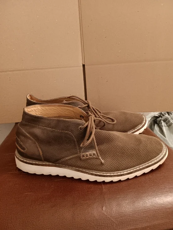 G.H. Bass & Co. Brown Mesh & Leather Lace-Up Chukka Boots Size 9M
