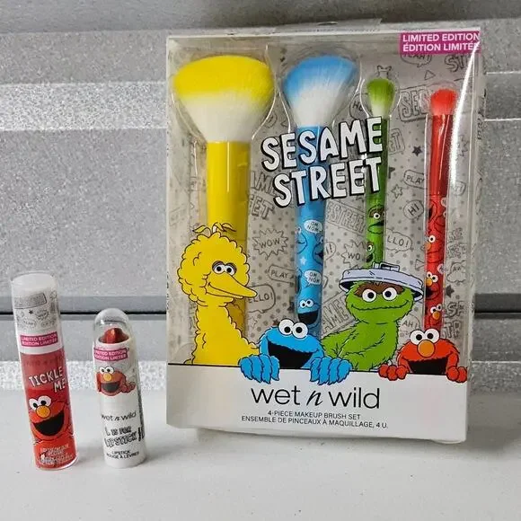 Wet n Wild Sesame Street Makeup Set OS Multi Brush Set‎ Lip Gloss Lipstick NEW