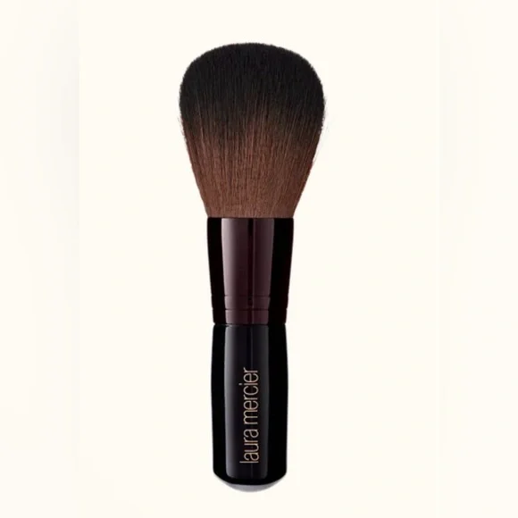 🆕 Laura Mercier, Full Round Bronzer Brush, One Size